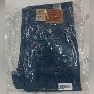 Levi's Women's Flare Jeans in Classic Blue